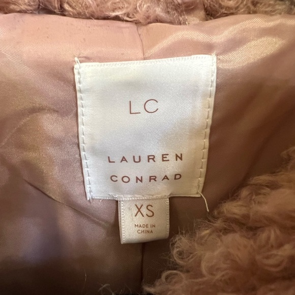 Lauren Conrad size XS NWT furry pink jacket‎ - Picture 2 of 2